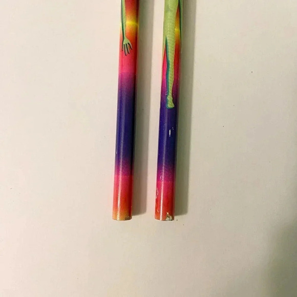 Lot of 2 Dixon NO 2 Alien Extraterrestrial UFO Pencil Unsharpened - Picture 6 of 13